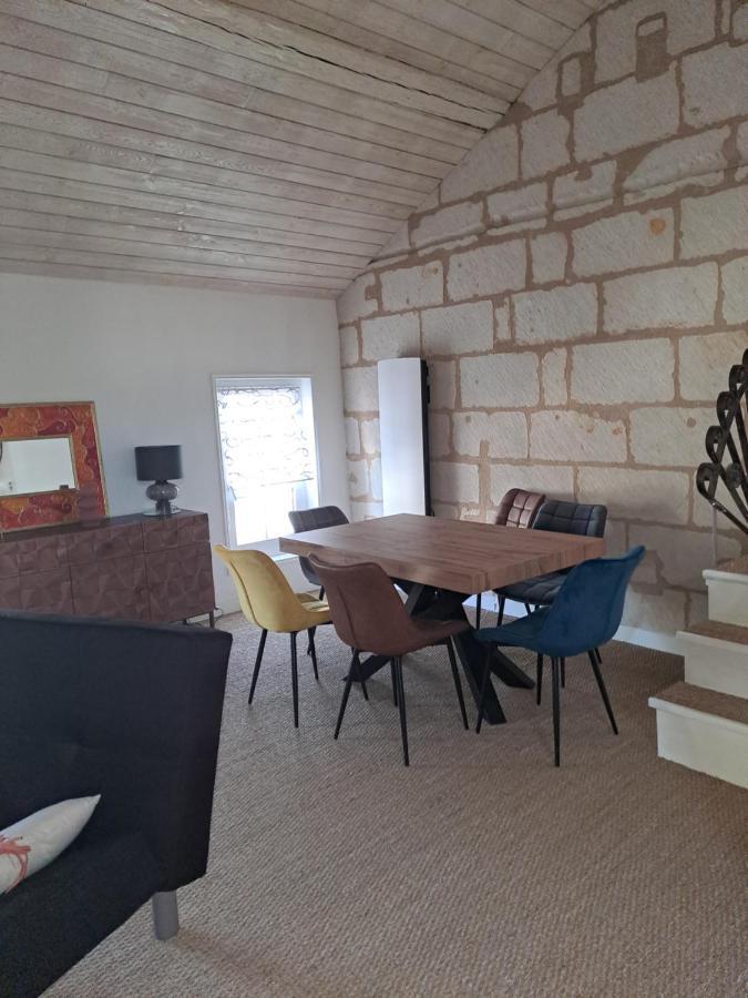 Atypique Saumur 80 M2 Joli Appartement 2 A 7 Pers Familial Renove Entier 3 Chambres Hyper Centre Exterior photo
