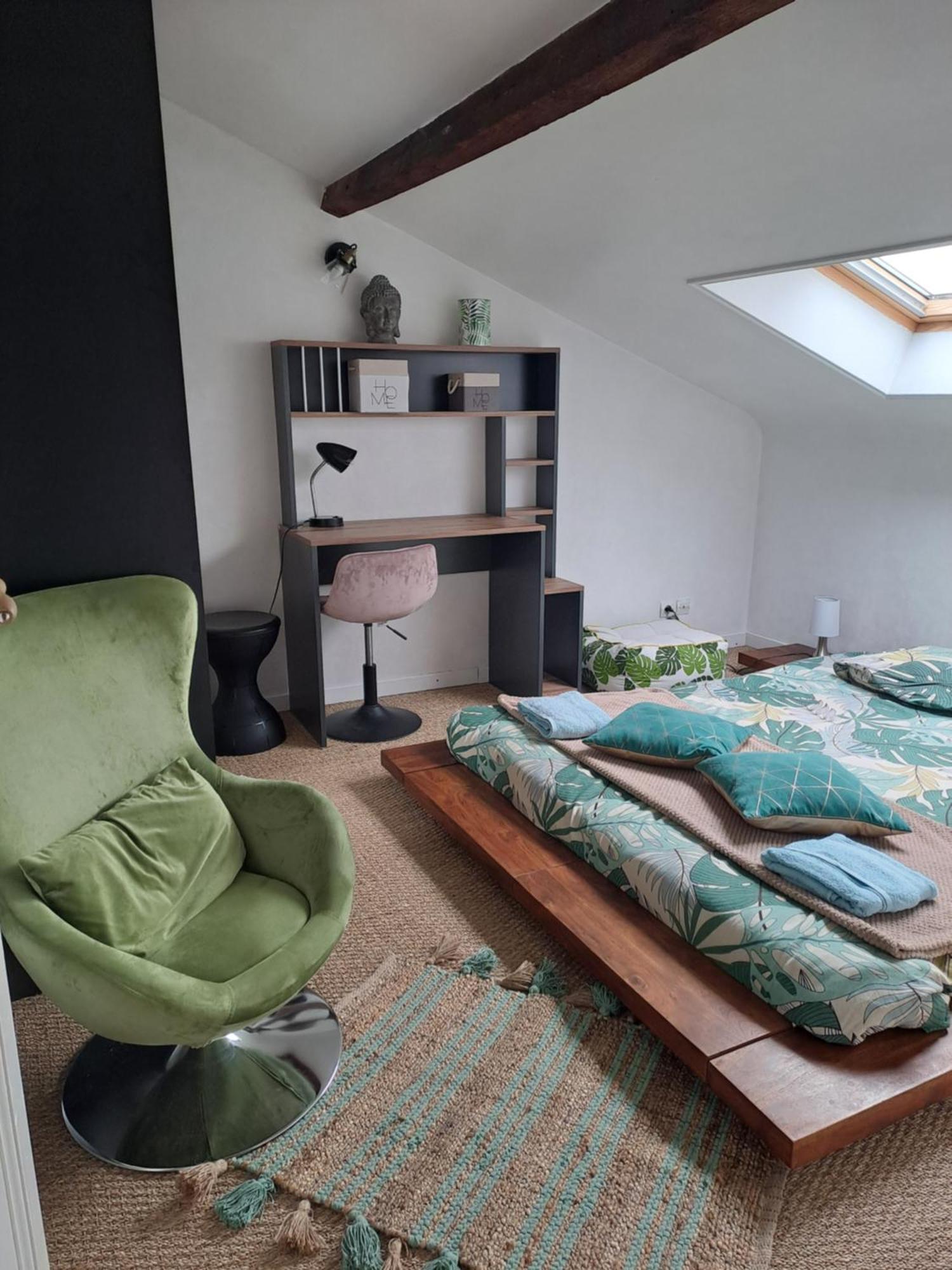 Atypique Saumur 80 M2 Joli Appartement 2 A 7 Pers Familial Renove Entier 3 Chambres Hyper Centre Exterior photo